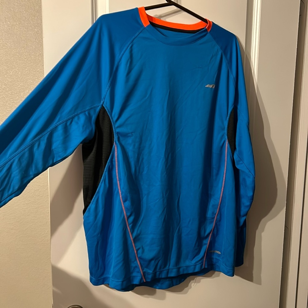 Avia men’s active wear long sleeve shirt